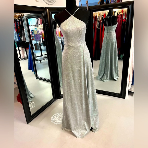 Long dress - Picture 1 of 4